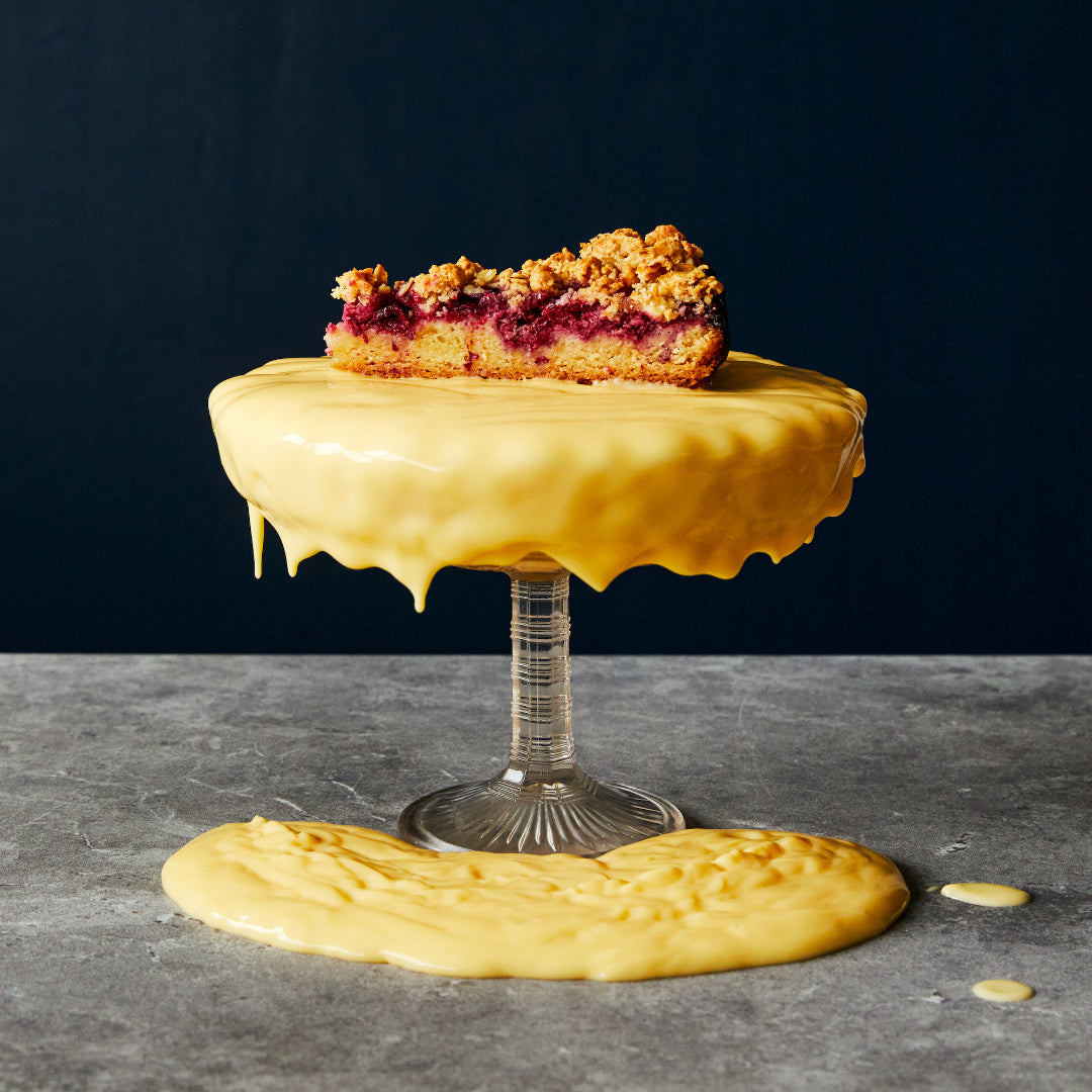 Cherry Crumble Round Cake
